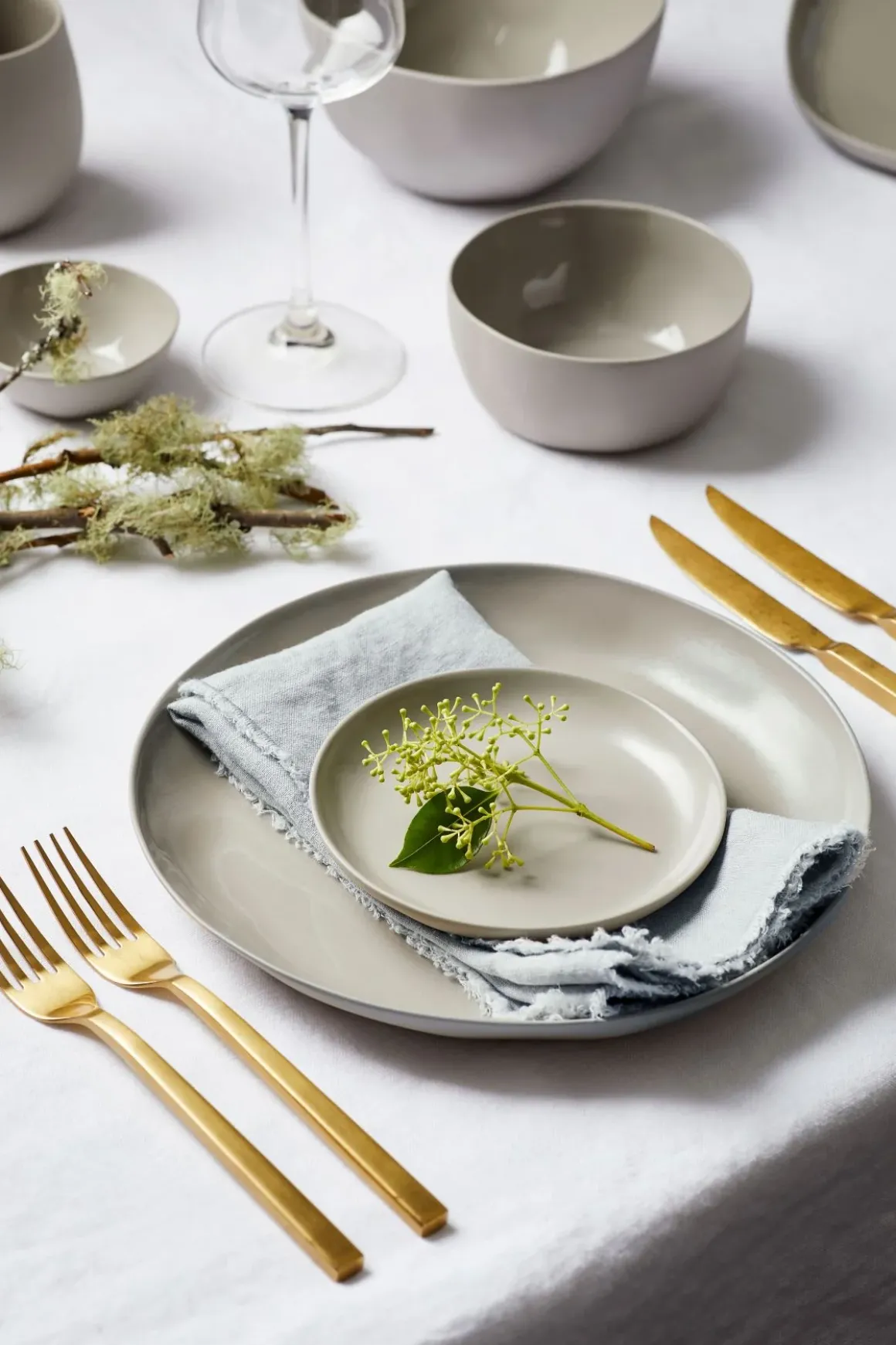 Cloud Round Plate Dove Grey (M)