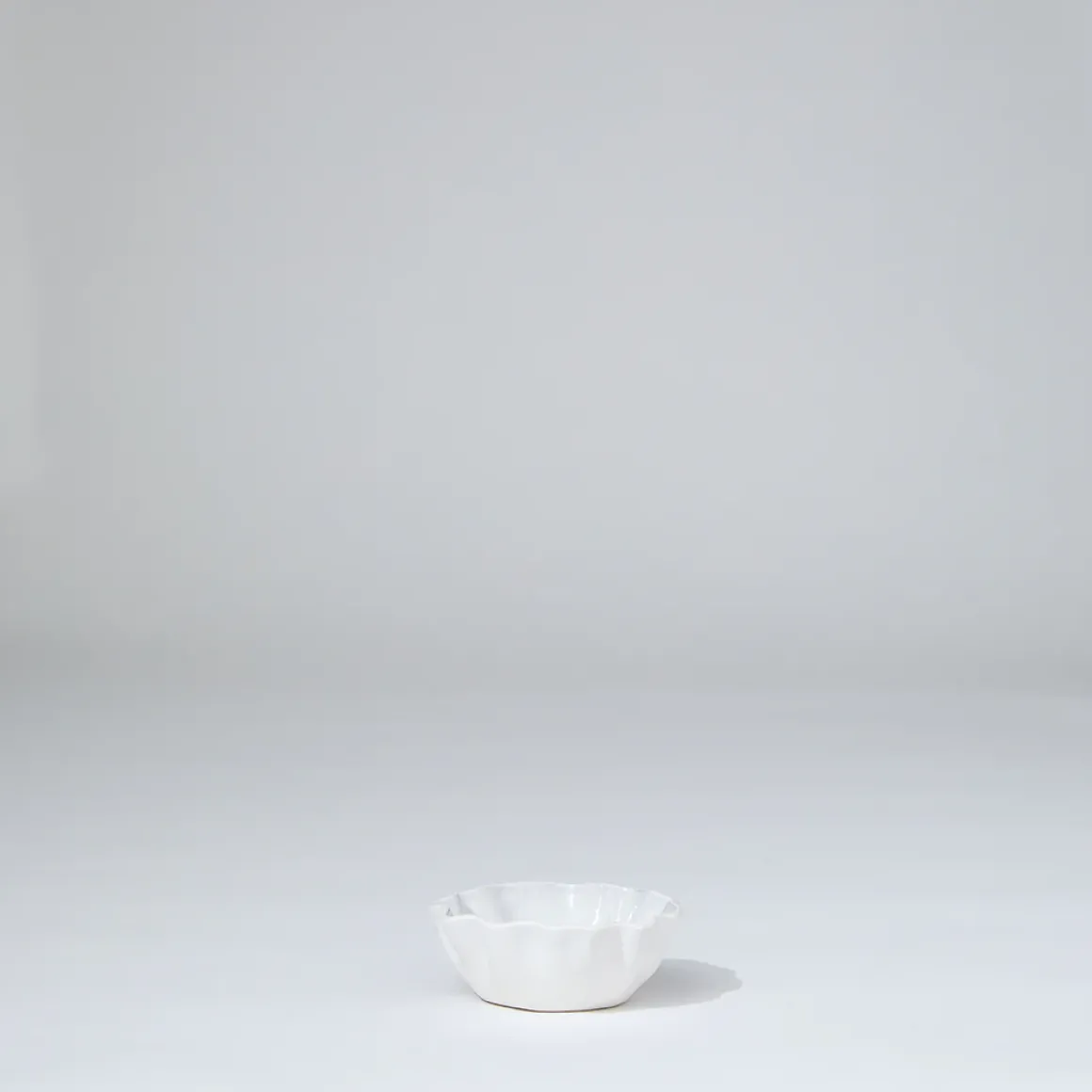 Ruffle Bowl Snow White (XS)