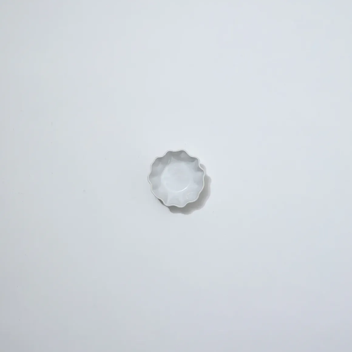 Ruffle Bowl Snow White (XS)